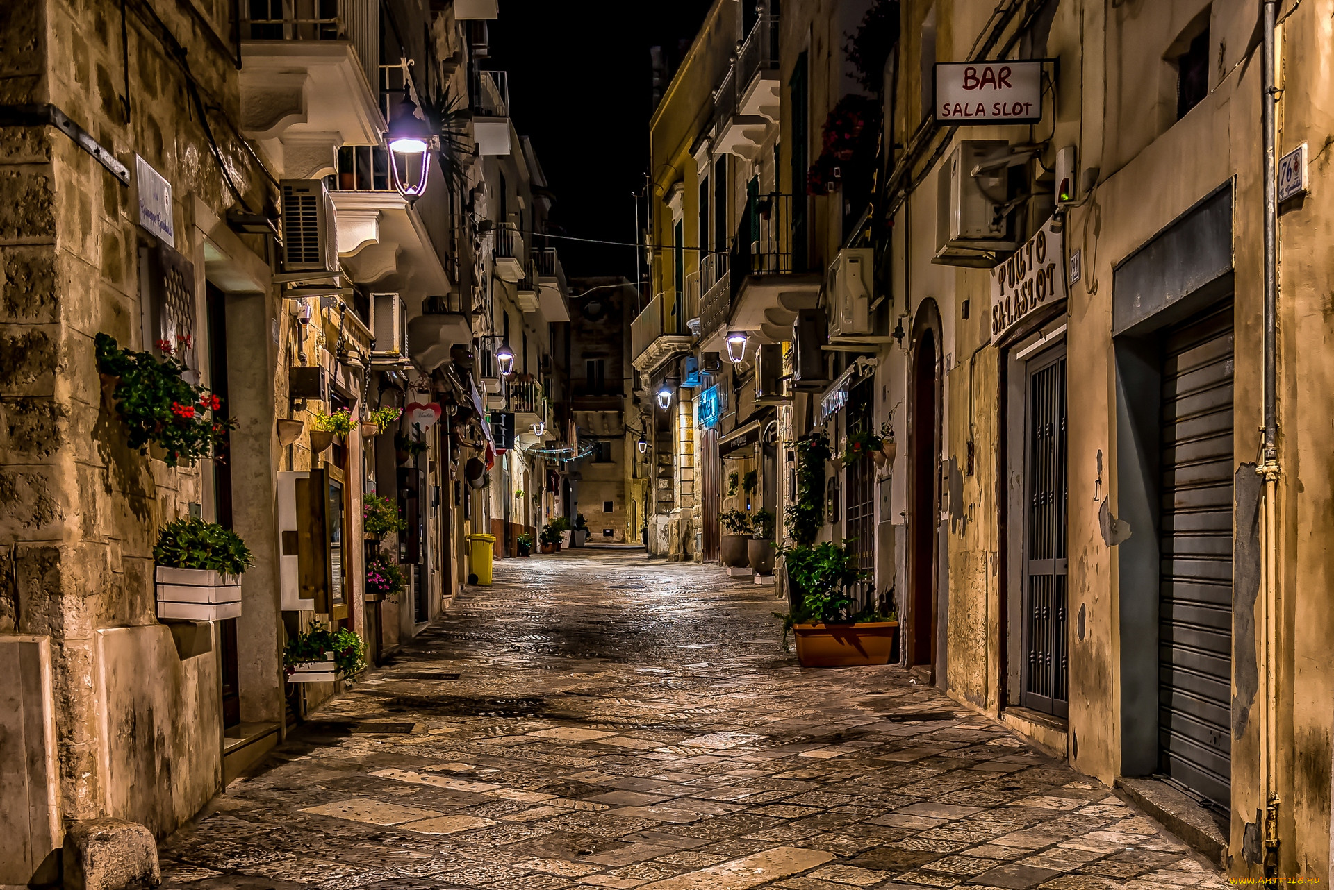 Улицы Италии ночью